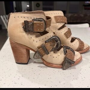 Tan Suede Western-Style Buckle Block-Heel Sandals